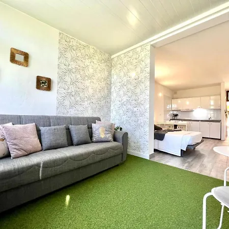 Apartment Estudio Con Bonita Piscina, A 450m De La Playa En