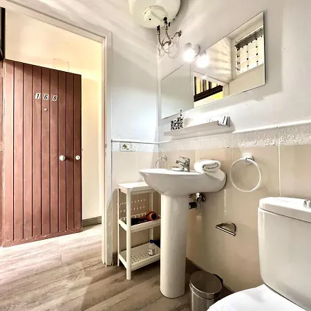 Estudio Con Bonita Piscina, A 450m De La Playa En Apartment *